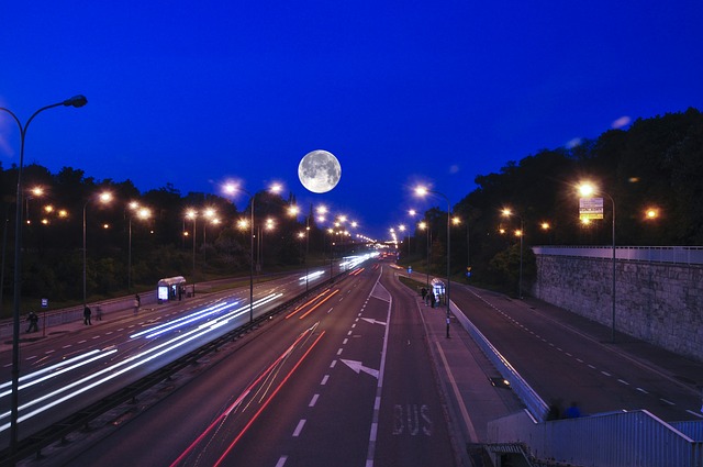 Warszawa nocą.